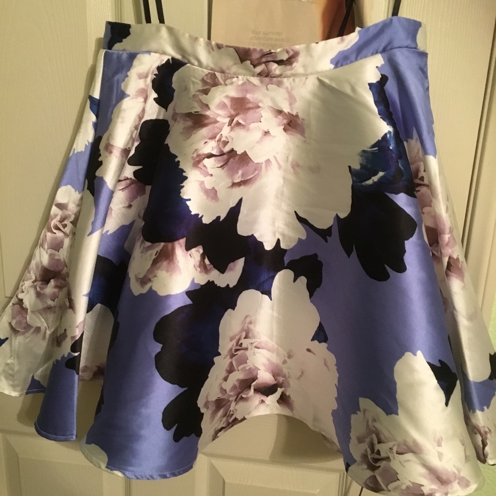 Windsor floral skirt ~ never been used!